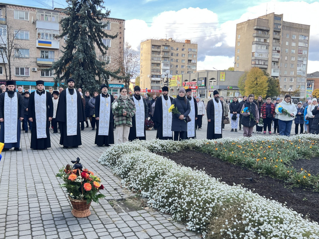 Понад рік вважався зниклим безвісти: на Волині попрощались з Героєм Романом Яковлевим