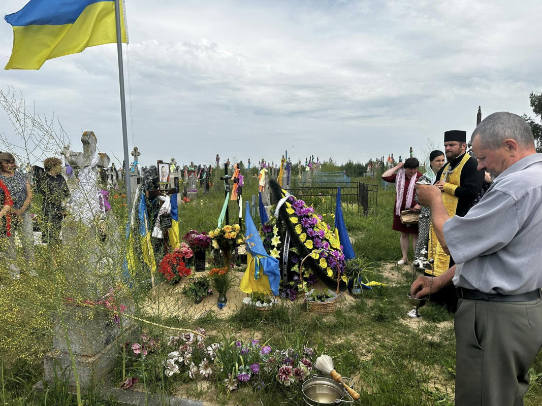 Вдовою залишилася 18-річна дружина: у Луцькому районі відкрили меморіальну дошку на честь полеглого Героя