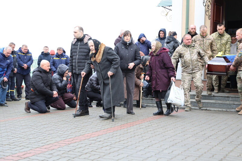 Загинув на Сумщині: у Луцьку попрощалися з Героєм Сергієм Макаруком
