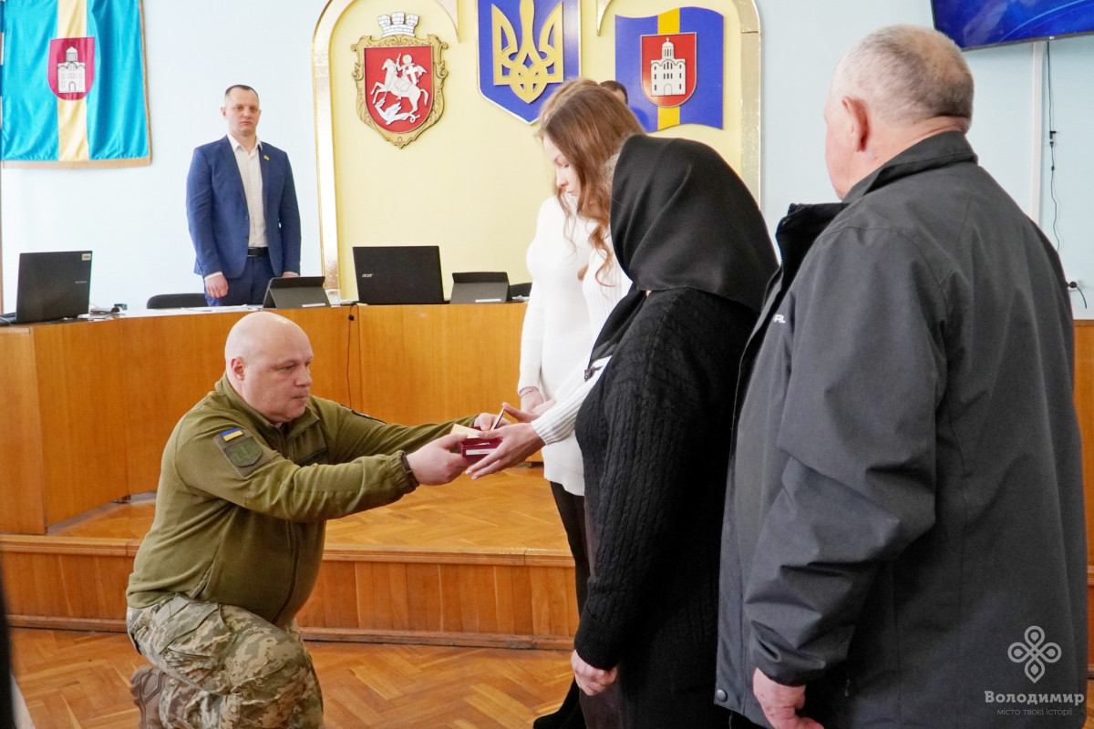 У Володимирі захисникам і родинам полеглих Героїв вручили почесні відзнаки