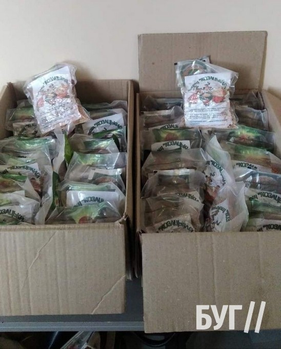 В Іваничах волонтери готують для солдат «сухий» борщ: 220 порцій вже передали військовим у Чернігів