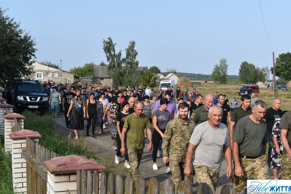 Загинув під час мінометного обстрілу: на Волині попрощалися із Героєм Іваном Біланом