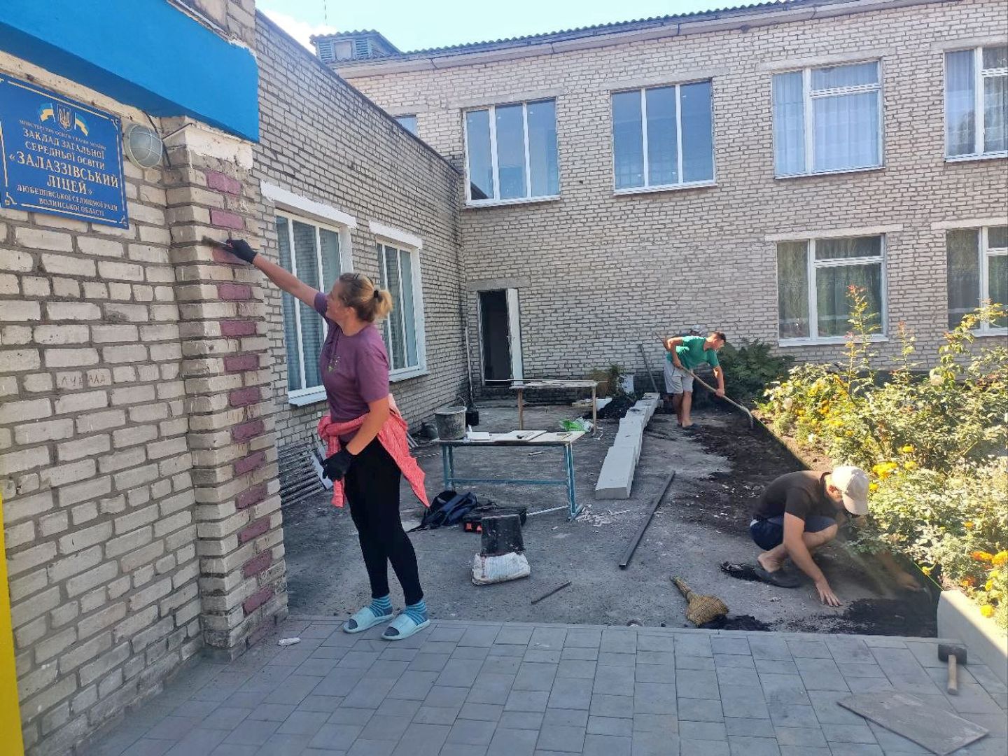 На Волині батьки й учителі разом оновлюють ліцей, який не ремонтували понад 10 років