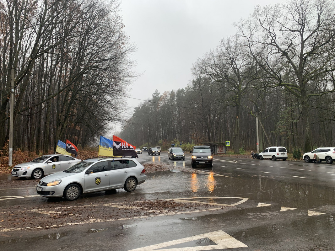 Осиротіли діти, овдовіла молода дружина: на Волині попрощалися з Героєм Володимиром Кравчуком