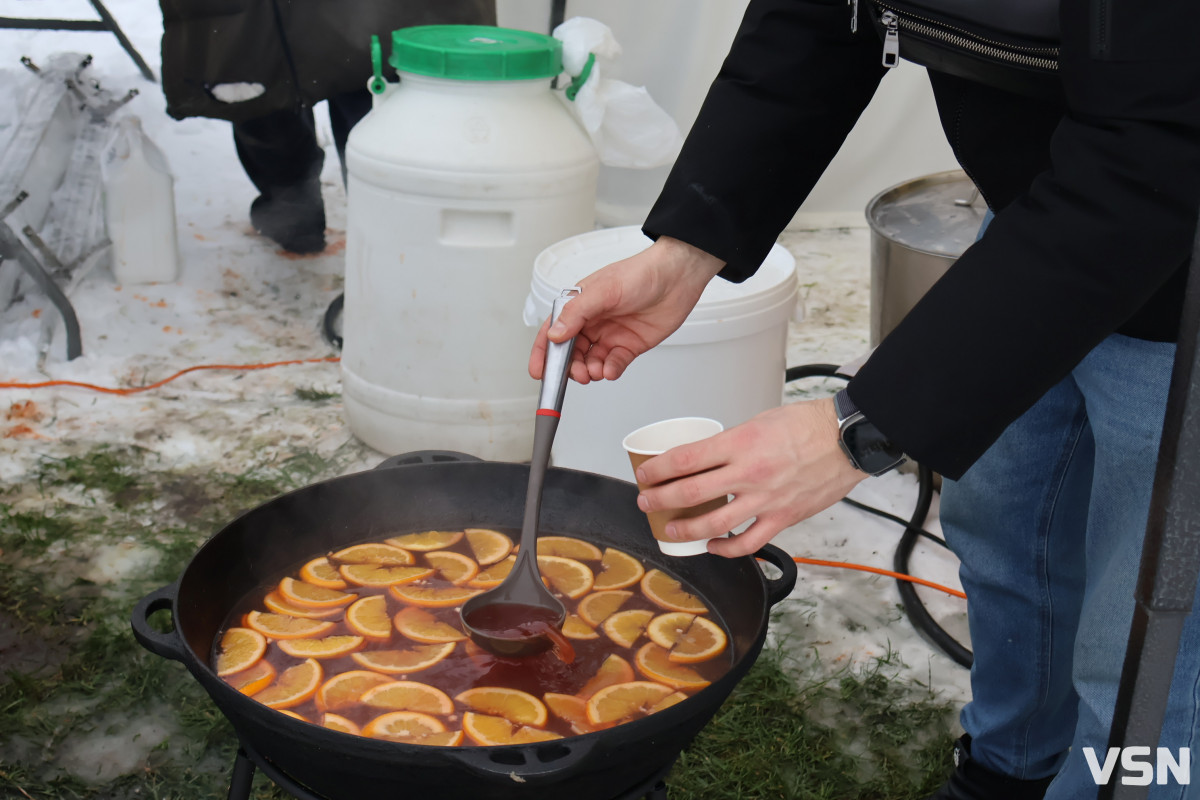Як у Луцьку освячували воду на річці Стир. Фоторепортаж