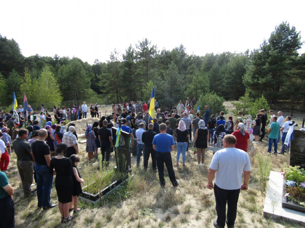 В один день громада прощається відразу з трьома Героями: на Волині поховали молодого захисника Олега Новосада