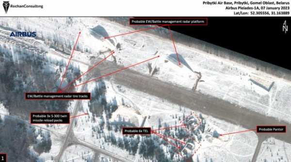 Яку техніку Білорусь стягнула до кордону з Україною: фото з супутника