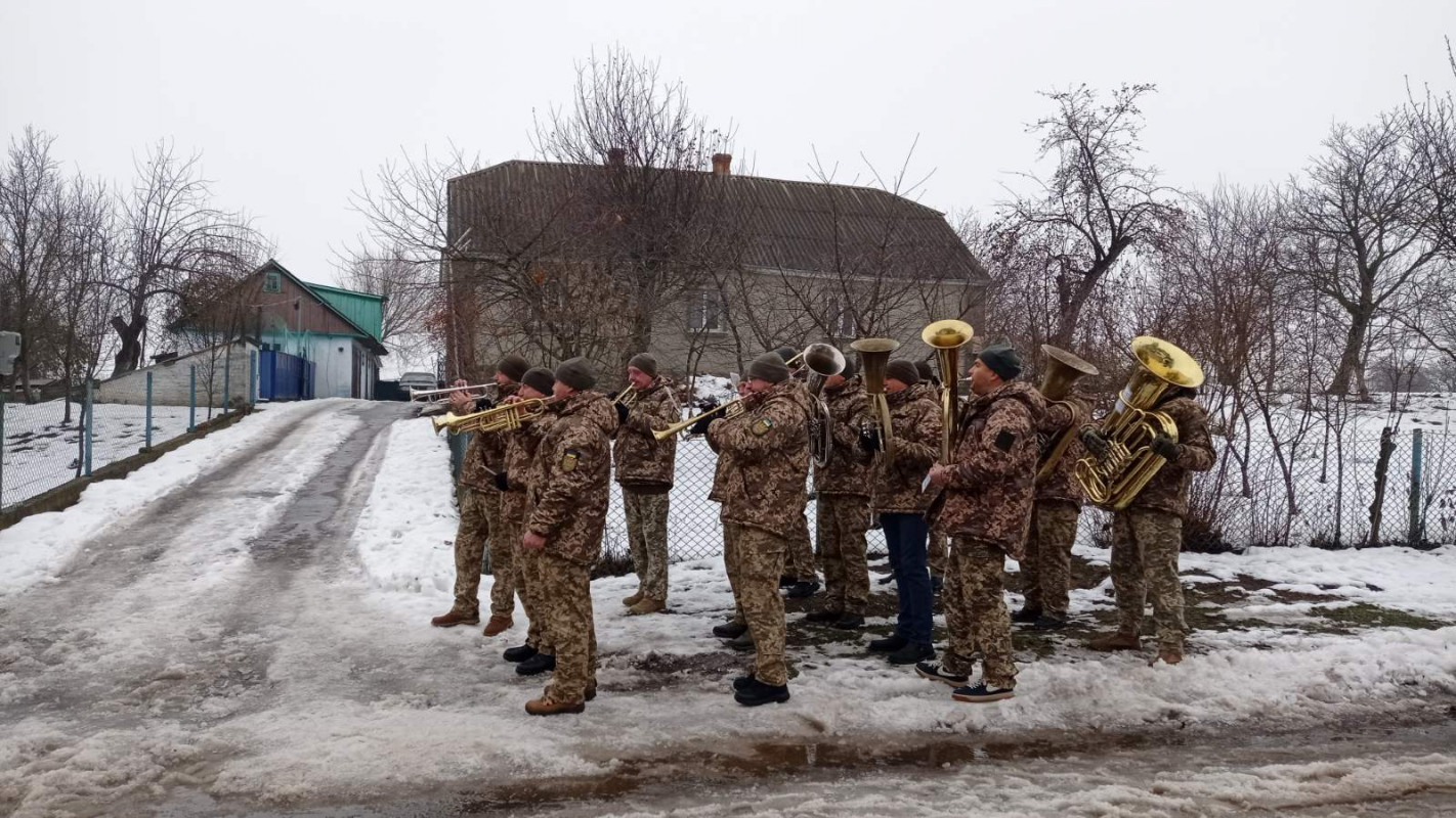 У громаді на Волині провели в останню дорогу захисника України Миколу Семенюка