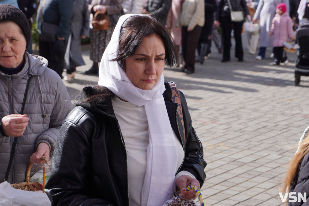 Як у Луцьку освячують Великодні кошики? Фоторепортаж