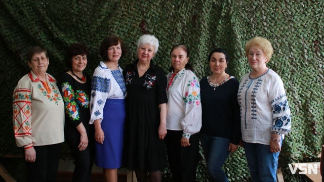 Волонтери центру «Крила матері» сплели 63 тисячі квадратних метрів маскувальної сітки