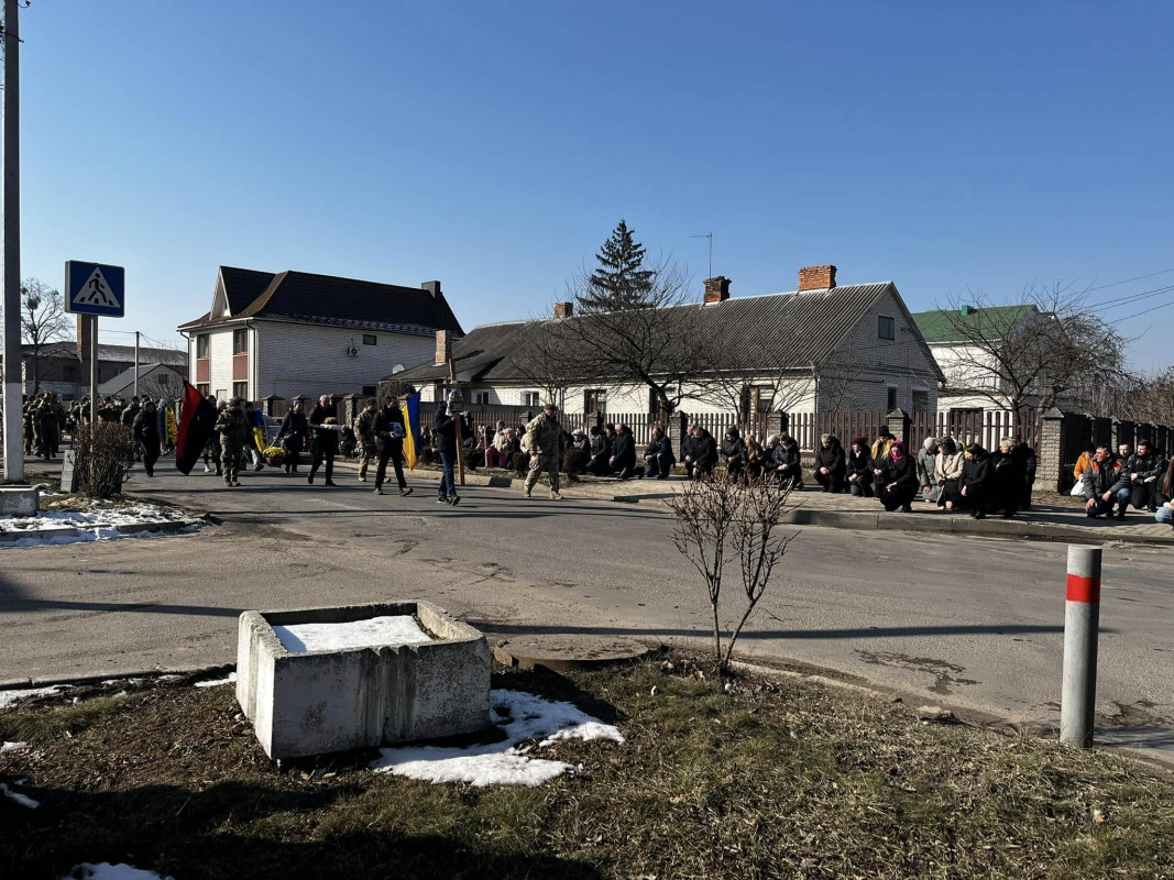 Загинув у бою на Сумщині: волиняни попрощались з Героєм Валентином Карпюком