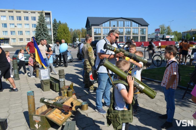 В місті на Волині на благодійному святі зібрали майже 150 тисяч гривень для ЗСУ. Фоторепортаж