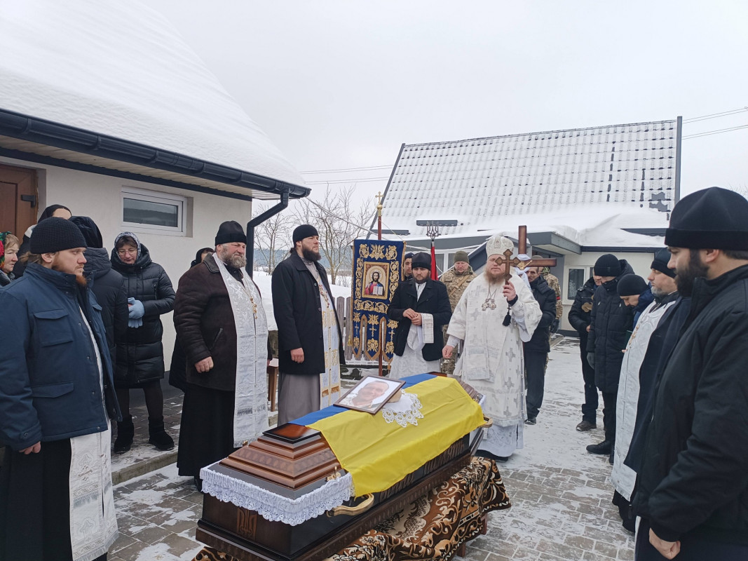 Тривалий час вважався зниклим безвісти: на Волині попрощалися з Героєм Володимиром Вакульчуком