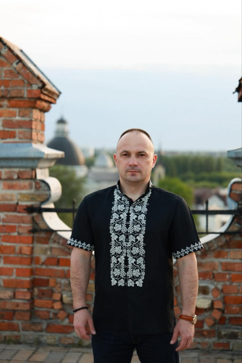 20 років традиції: відомі волиняни поділилися світлинами у День вишиванки