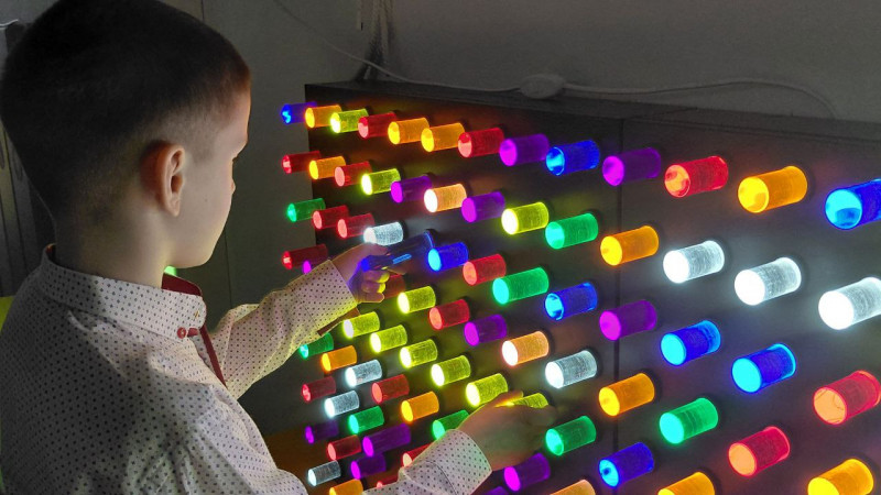 Благодійний фонд AVESTERRA створив на Волині сучасну сенсорну кімнату для реабілітації дітей