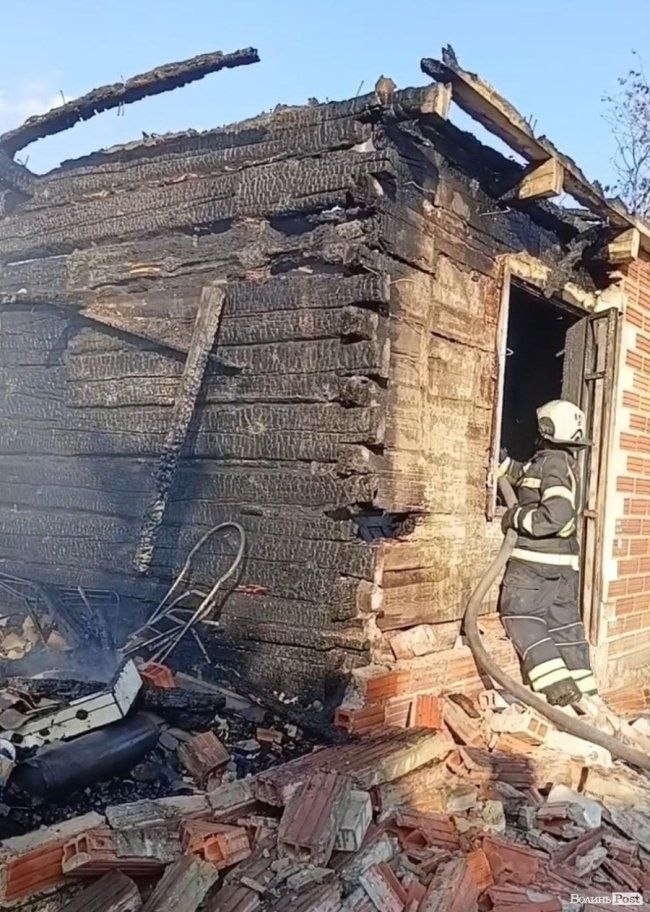 Пожежа знищила будинок: на Волині без житла залишилася мама з двома маленькими дітьми