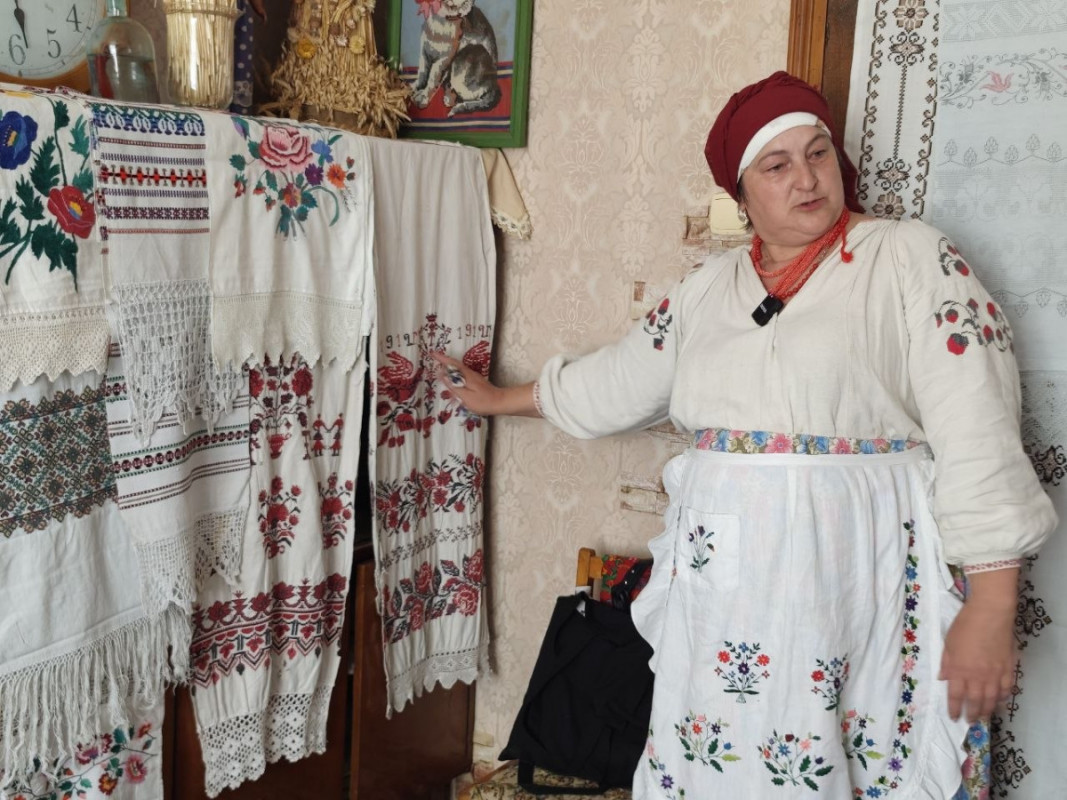 Волинянка перетворила власну хату на музей: тут оживають старовинні вишиванки й пісні предків