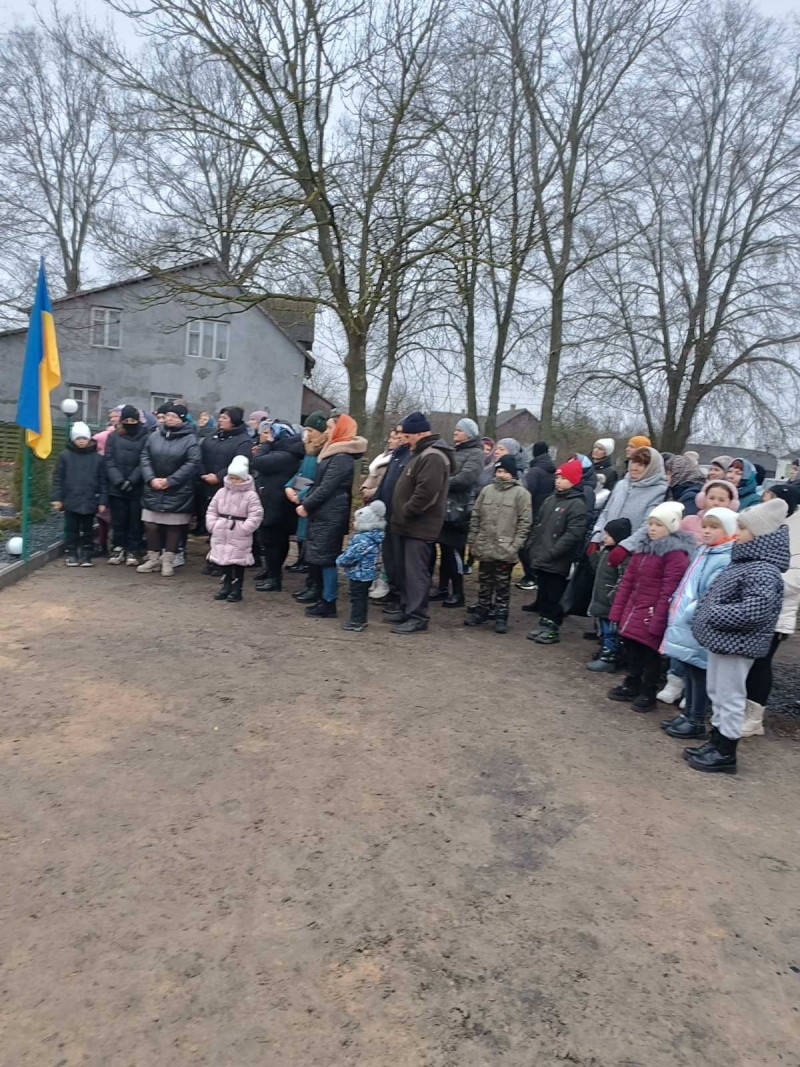 У селі на Волині встановили банери зі світлинами полеглих Героїв