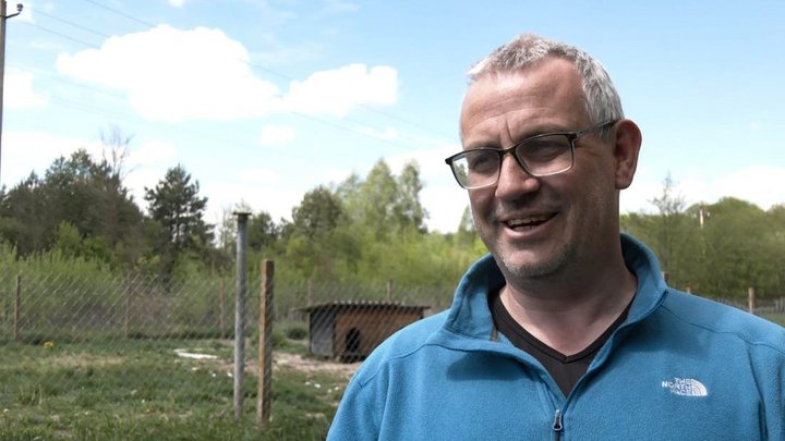 Подружжя з Волині врятувало тисячі тварин: у прихистку живуть понад 150 котів і собак