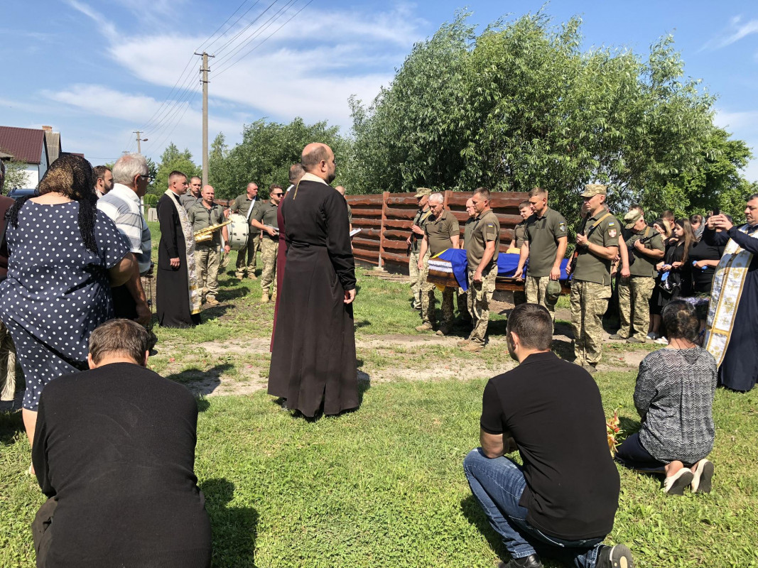 Повертався на фронт після поранень: на Волині прощались із Героєм Ігорем Тарасюком