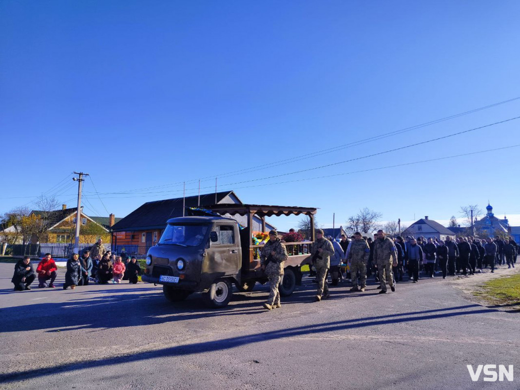 Через рік знайшов вічний спочинок: на Волині попрощалися з 37-річним Героєм Віктором Терешкевичем