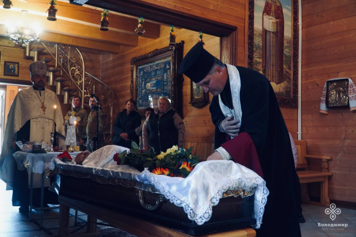 Серце перестало битися під час відпустки: на Волині попрощалися з Героєм Володимиром Жолкіном