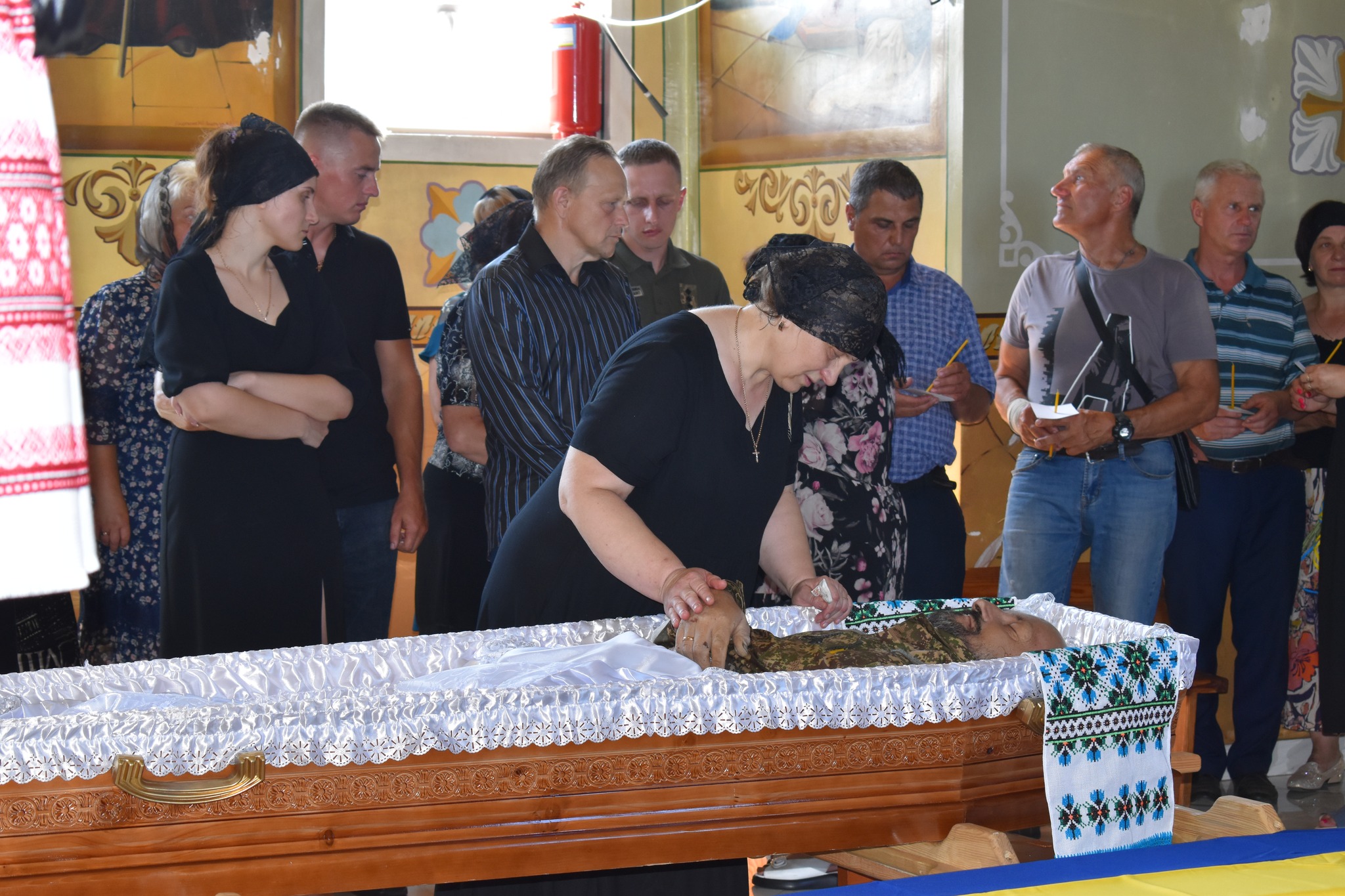 Друге прощання в громаді за день: на Волині в останню путь провели Героя Сергія Зімича