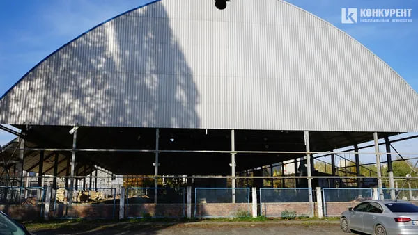 У Луцьку почали зносити ковзанку «Снігова королева»: що буде на її місці