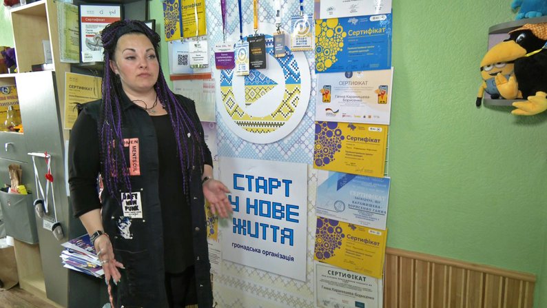 В Луцьку в’яжуть найбільший теплий прапор: планують потрапити у Книгу рекордів України