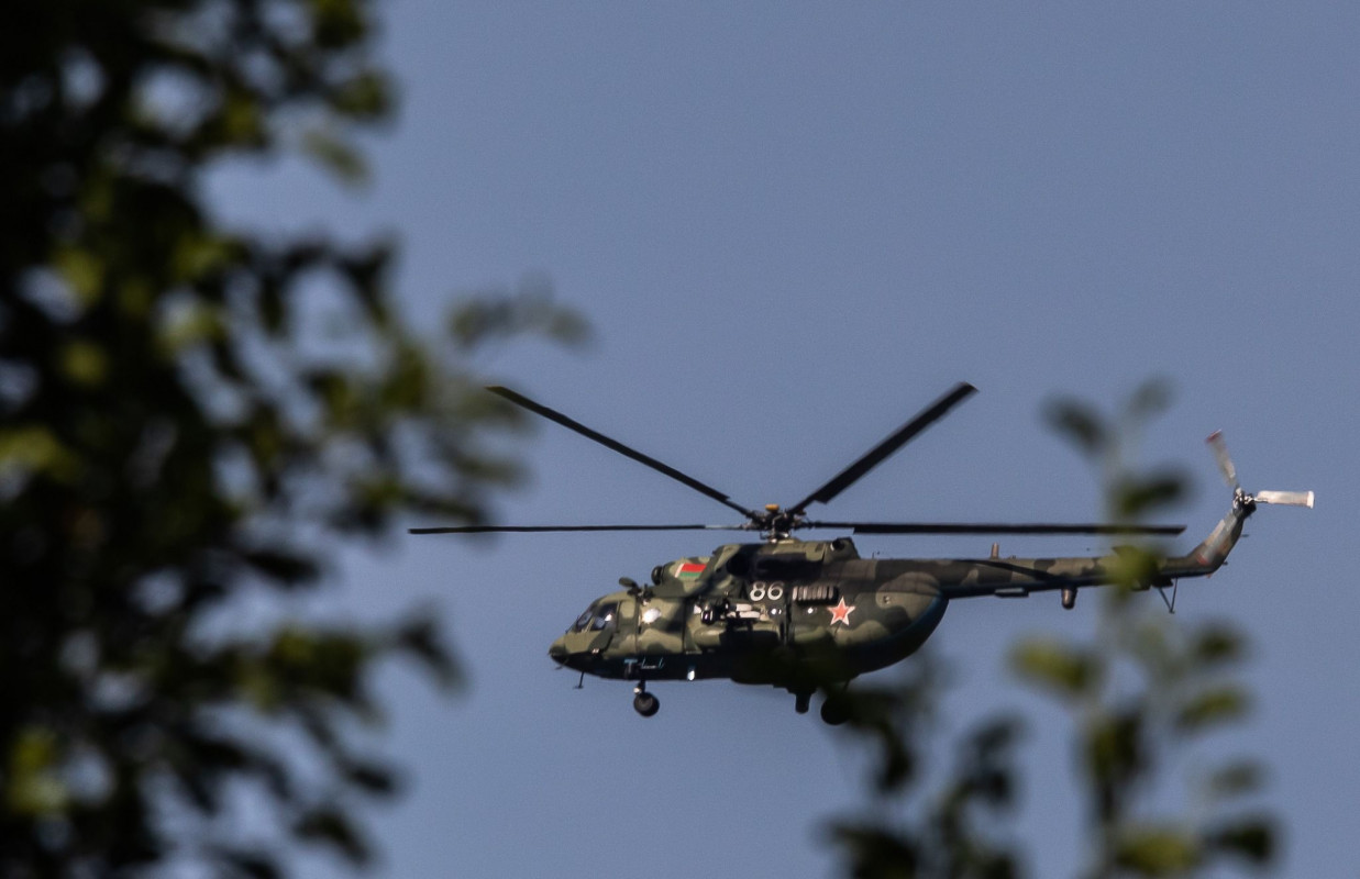 Білоруські гелікоптери перетнули кордон із Польщею: подробиці