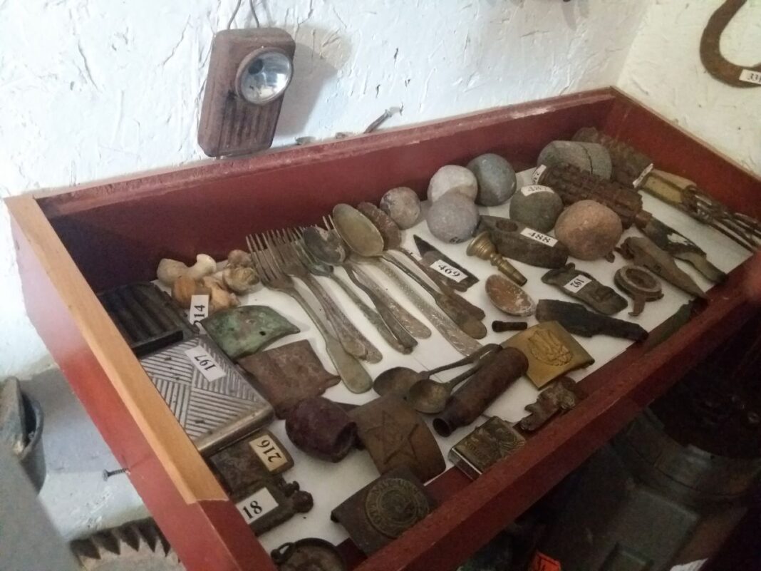 Замість пензля - димар: як художник з Волині став відомим бджолярем і заснував музей