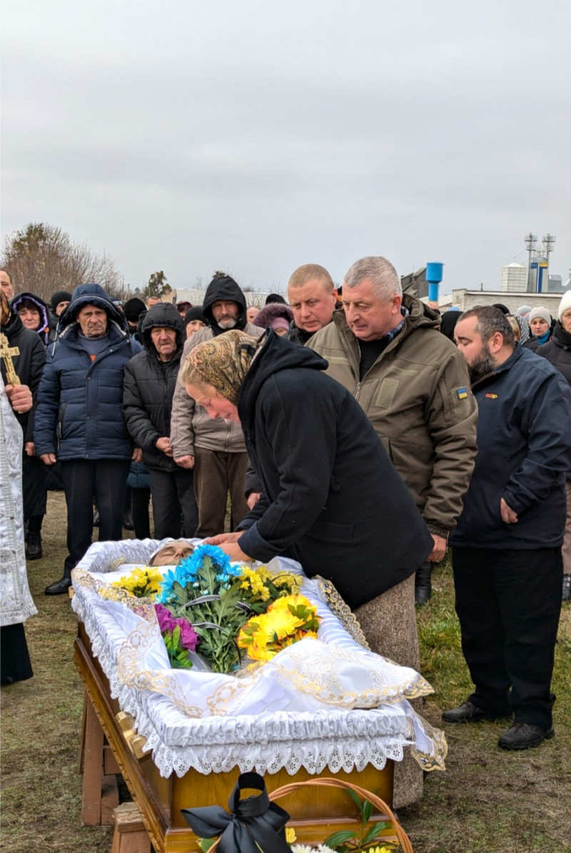 Був єдиним сином у матері: на Волині попрощалися із 28-річним Героєм Валентином Поліщуком