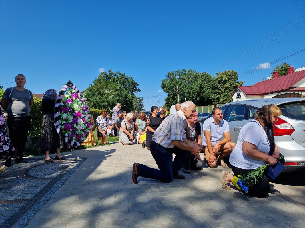 З братом повернувся з-за кордону і став на захист України: на Волині попрощались із Героєм Володимиром Гаврилюком