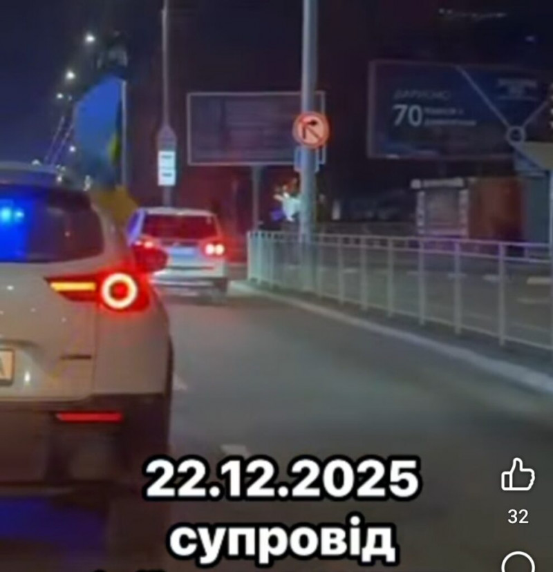 У Рівному водії ігнорують скорботний кортеж «На щиті». Фото