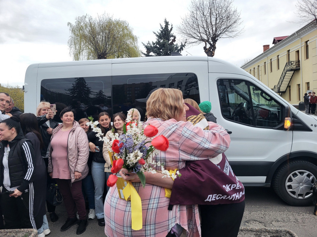 Після півтора року полону додому повернувся Герой з Волині Максим Муха