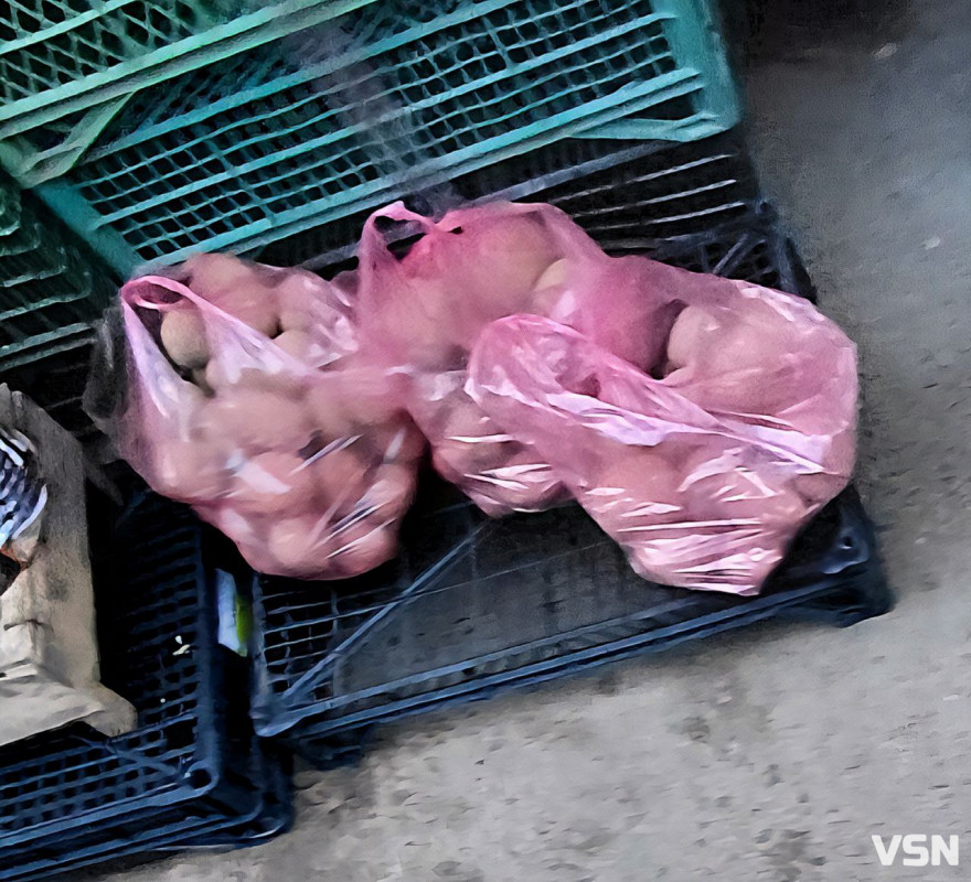 Скільки коштує картопля на ринку у Луцьку