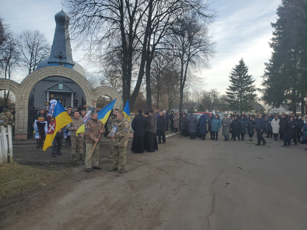 Помер від важких поранень: на Волині попрощалися з 24-річним Героєм