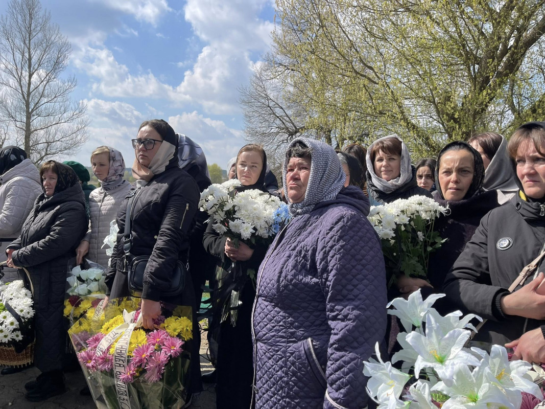 На Волині провели в останню путь священника Володимира Лапінського