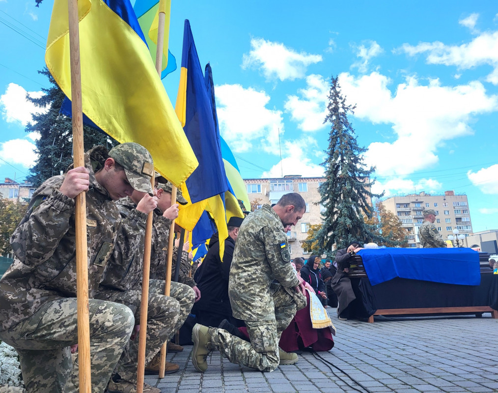 Не дочекався народження дитини: на Волині попрощались з Героєм Леонідом Семенюком
