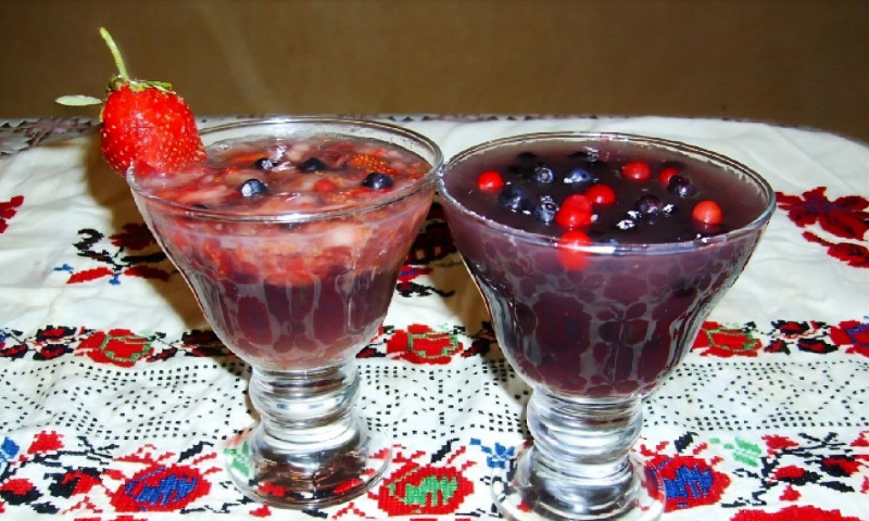 Від борщу з в'юнами до бобівників: що готували прабабусі на Волині?