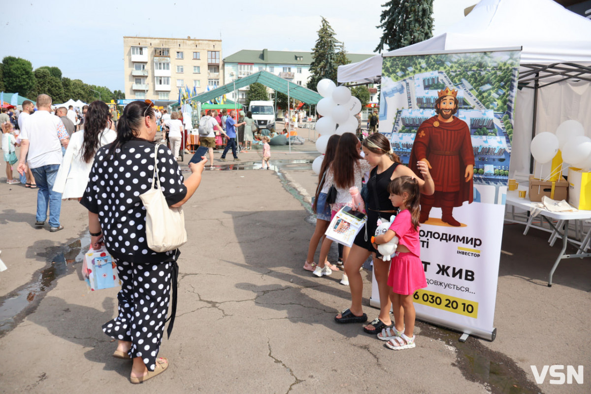 Сотні гостей, розваги та подарунки від 