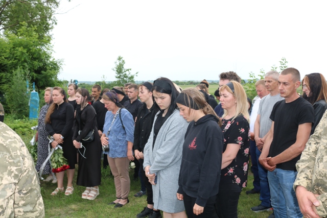 Мама не змогла приїхати на похорон з окупації: на Волині попрощалися із Героєм Олексієм Кашубою