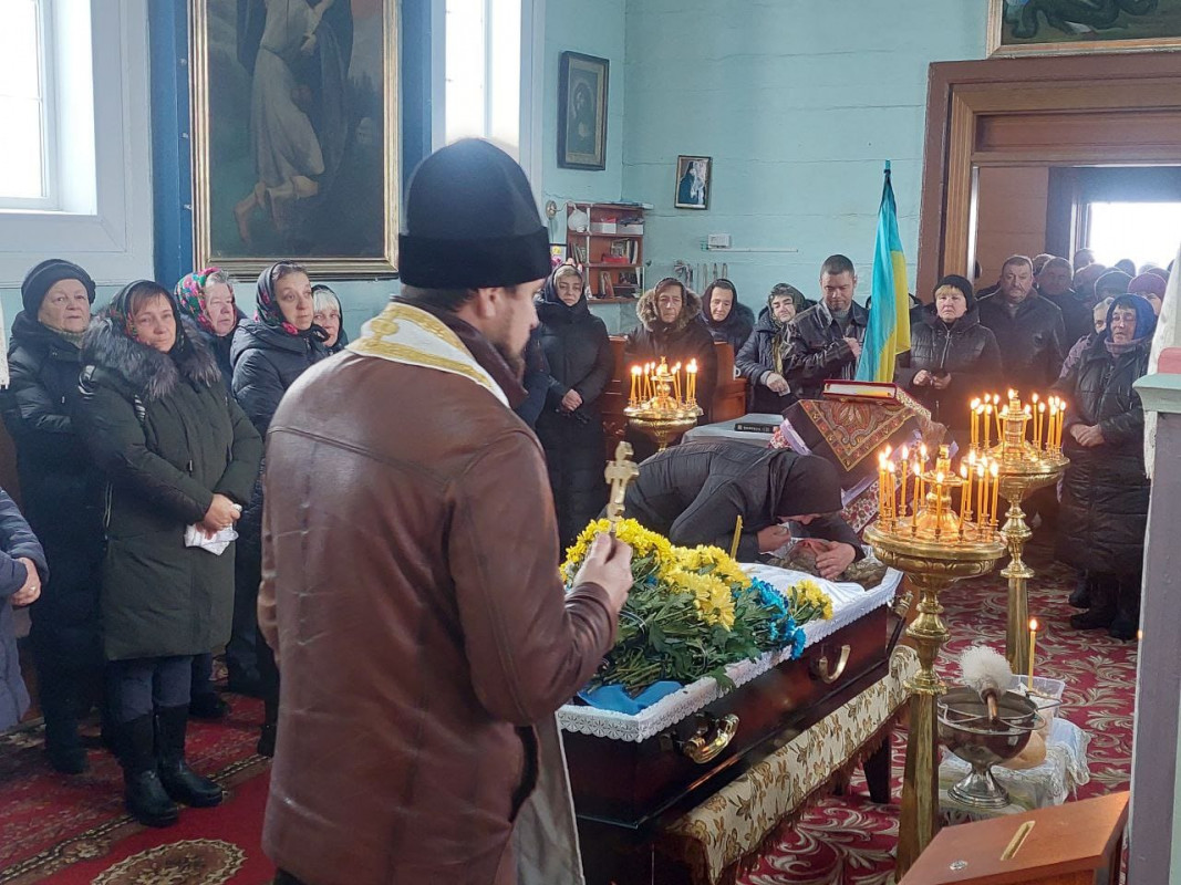 Боронив Україну і всіх нас: у громаді на Волині попрощалися з Олександром Свінцицьким