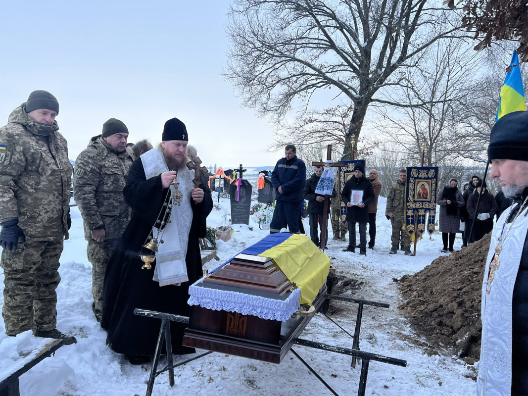 Тривалий час вважався зниклим безвісти: на Волині попрощалися з Героєм Володимиром Вакульчуком