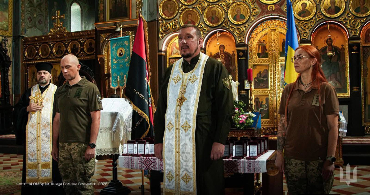 Матері загиблого воїна з Волині вручили Князівський хрест Героя