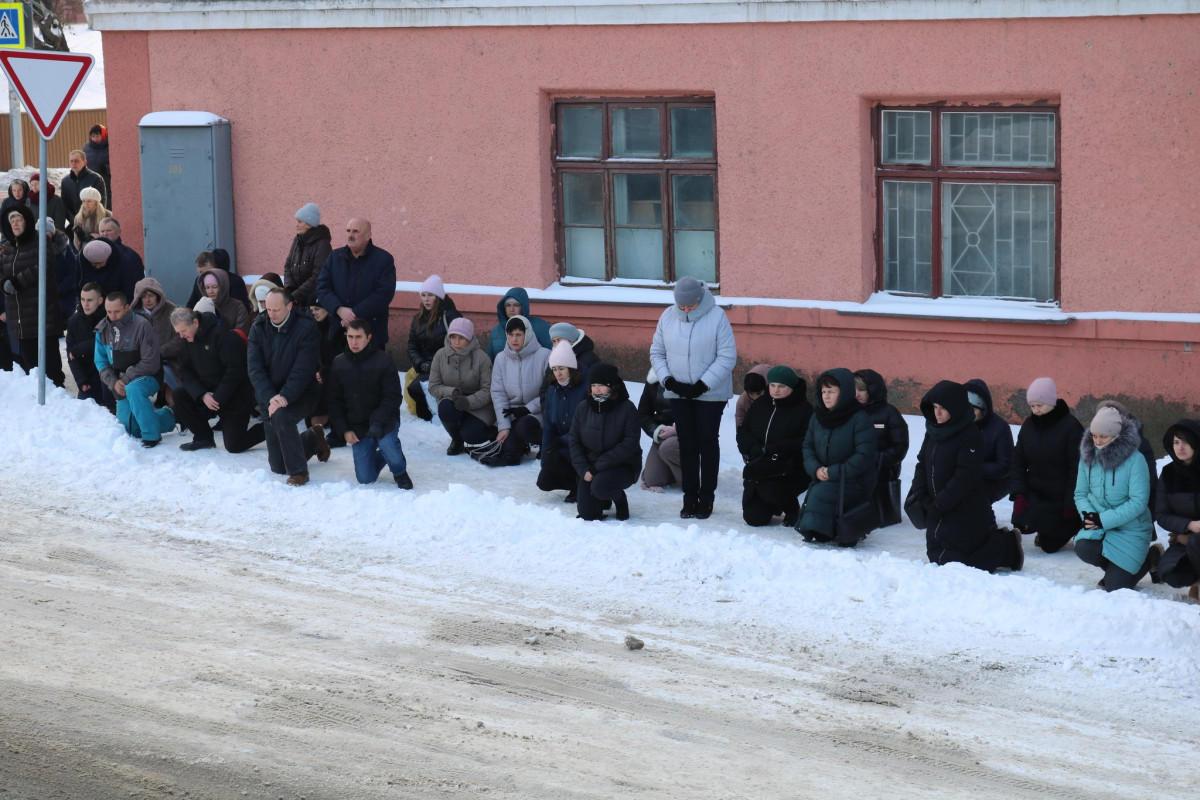 Проходив усі випробування мужньо: на Волині навколішки зустріли Героя Андрія Пилипчука