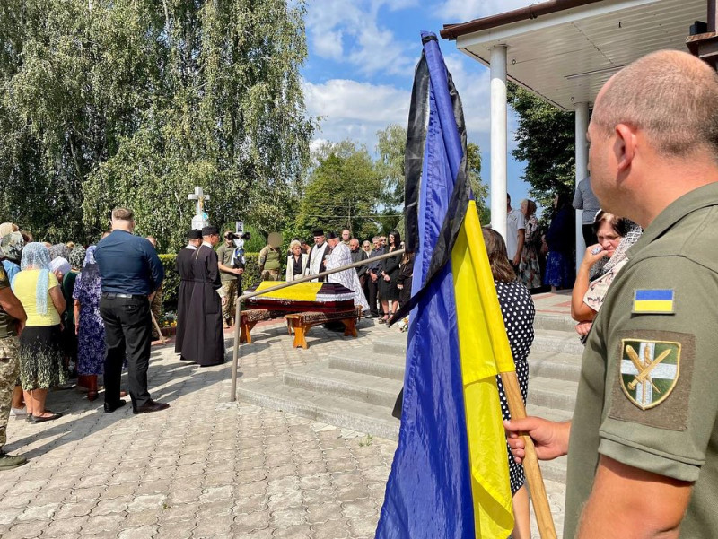 Два прощання в один день: громада на Волині провела в останню путь Героїв, які три місяці вважалися безвісти зниклими