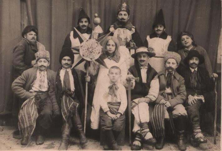 Волинь на старих фото: як колядували та готували вертепи понад століття тому