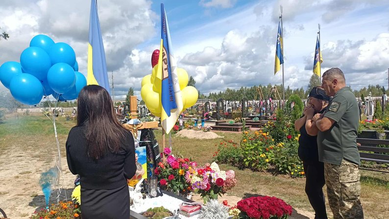 «Всі говорять: тримайся, а за що триматися?»: загиблому прикордоннику з Волині Владиславу Зуську навіки 24 роки