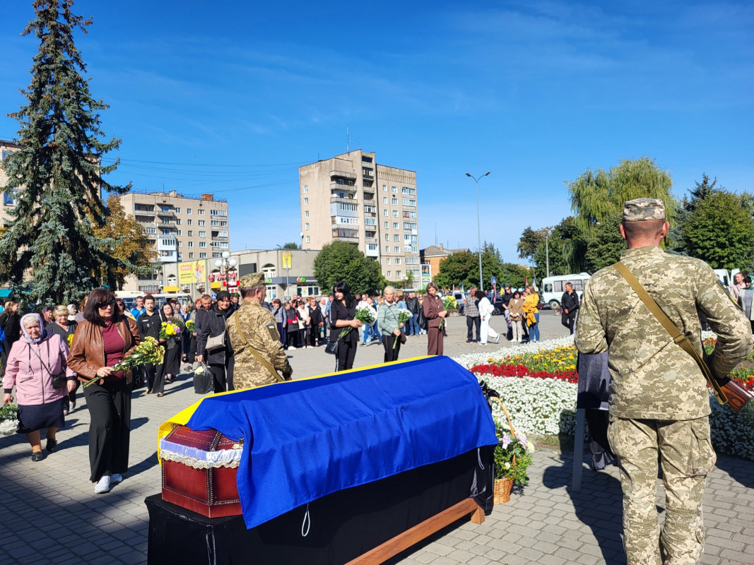 Отримав повістку й без вагань з’явився до ТЦК: на Волині в останню земну дорогу провели Героя Тараса Солтиса